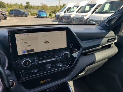 2025 Toyota Highlander LE