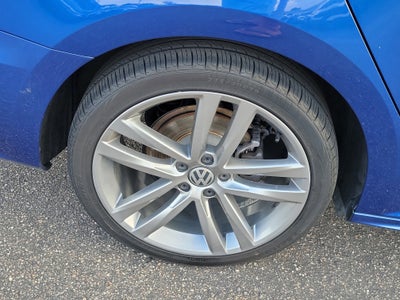 2017 Volkswagen Passat R-Line w/Comfort Pkg