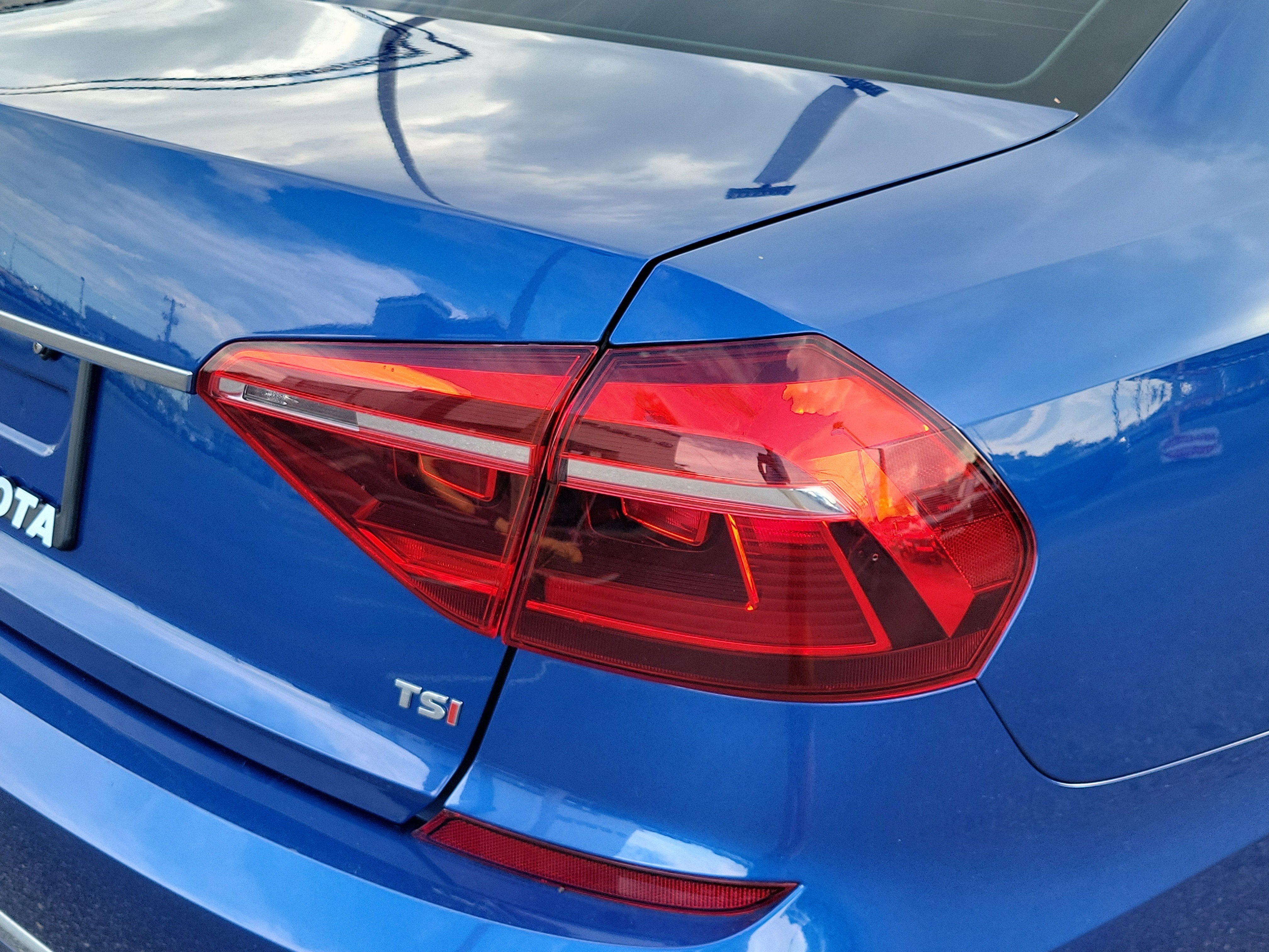 2017 Volkswagen Passat R-Line w/Comfort Pkg