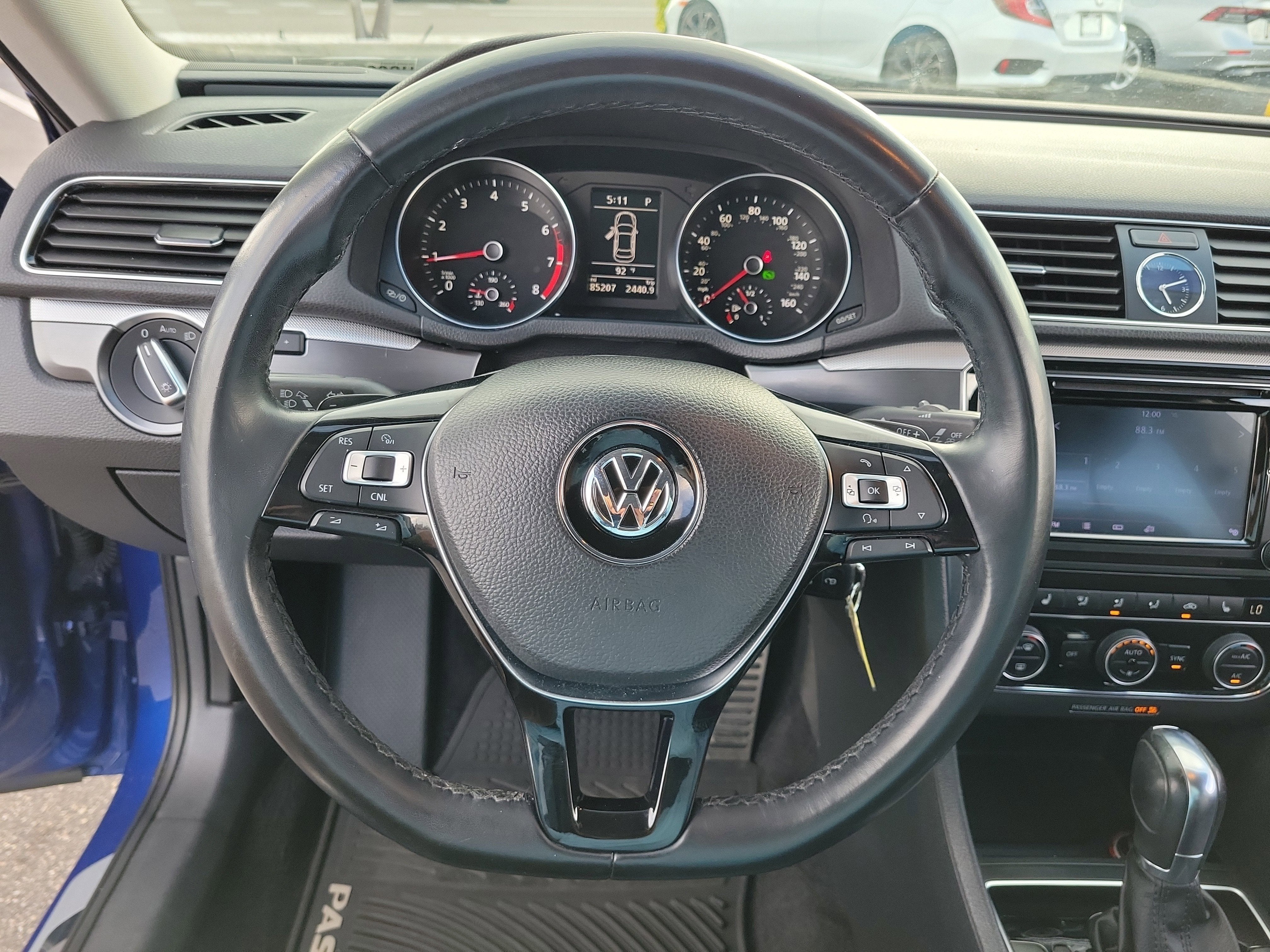 2017 Volkswagen Passat R-Line w/Comfort Pkg