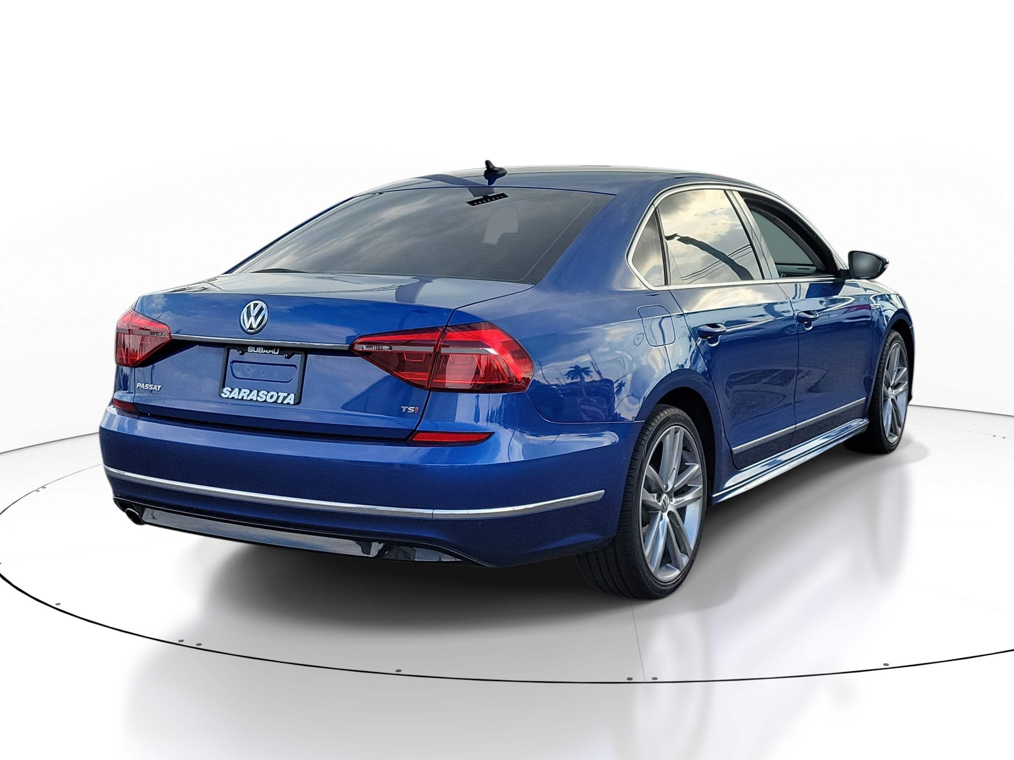 2017 Volkswagen Passat R-Line w/Comfort Pkg