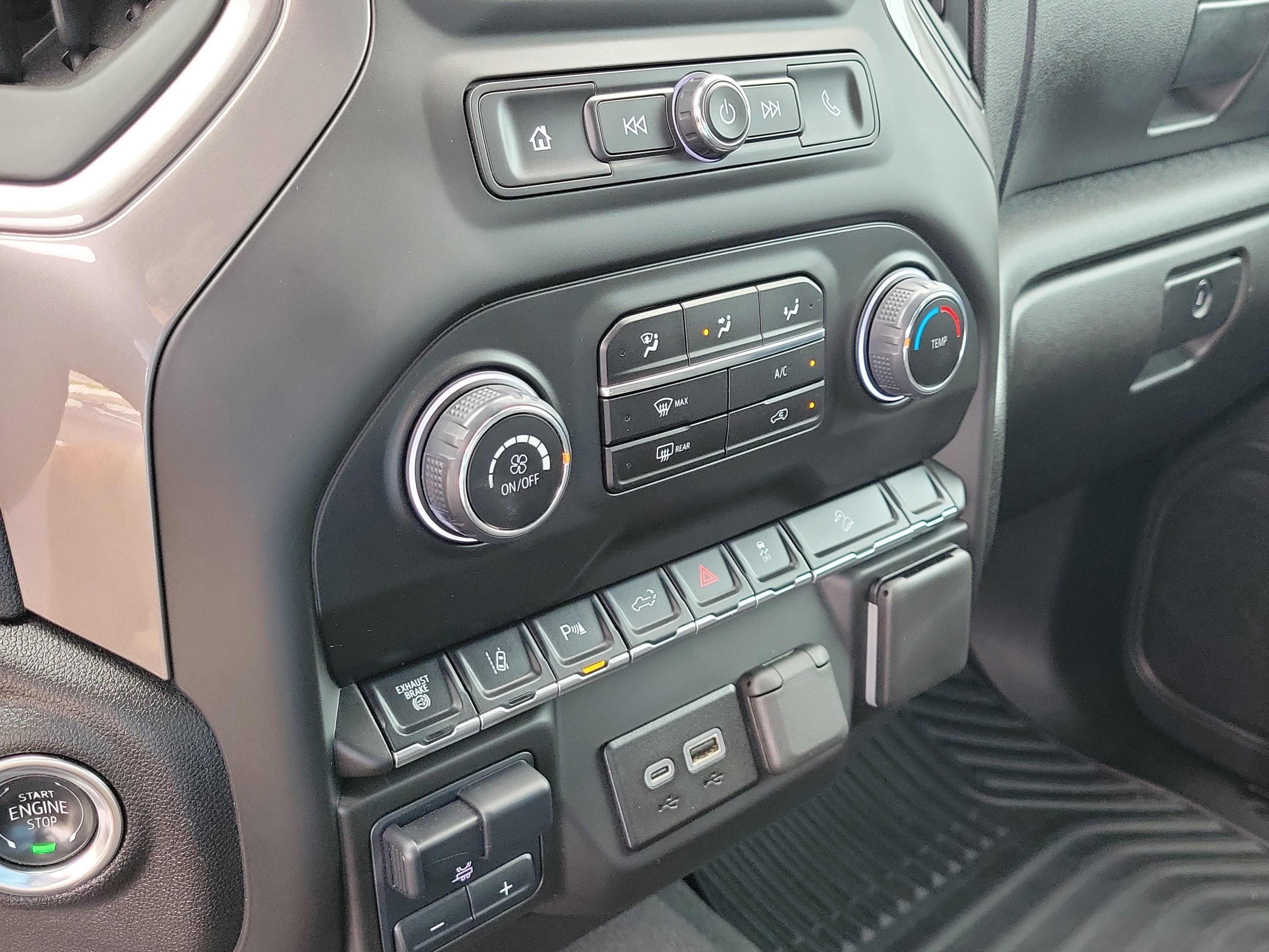 2025 Chevrolet Silverado 2500HD Custom