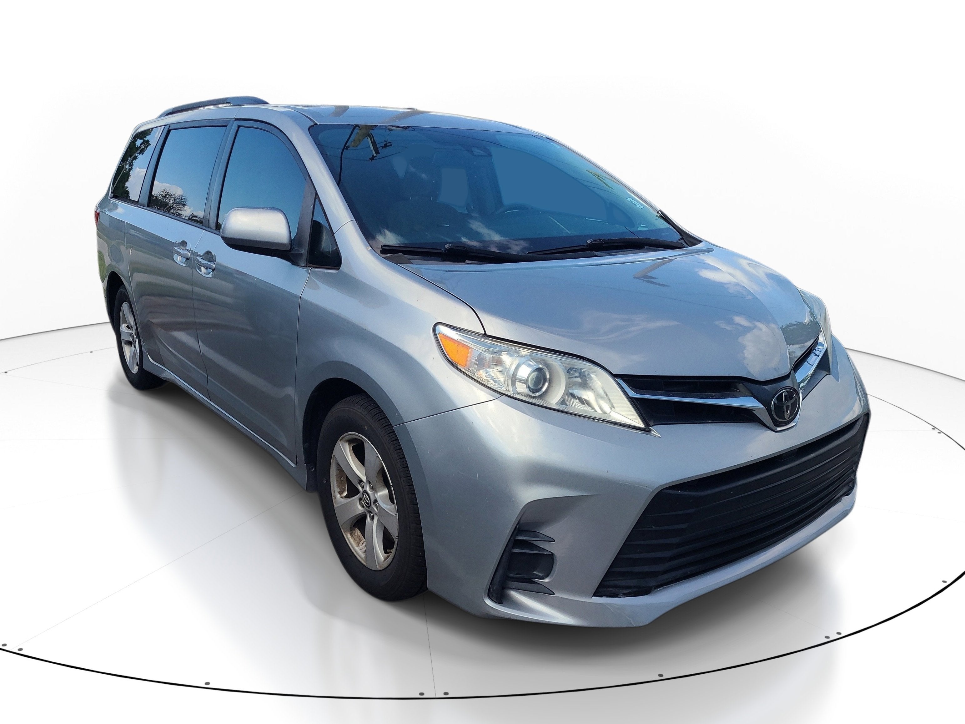 2018 Toyota Sienna LE Auto Access Seat