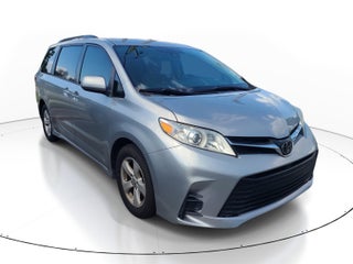 2018 Toyota Sienna LE Auto Access Seat