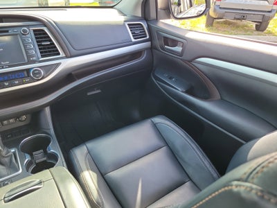 2018 Toyota Highlander SE