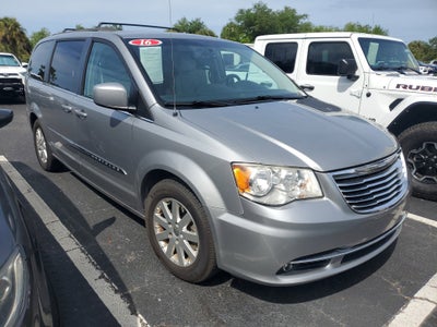 2016 Chrysler Town & Country Touring
