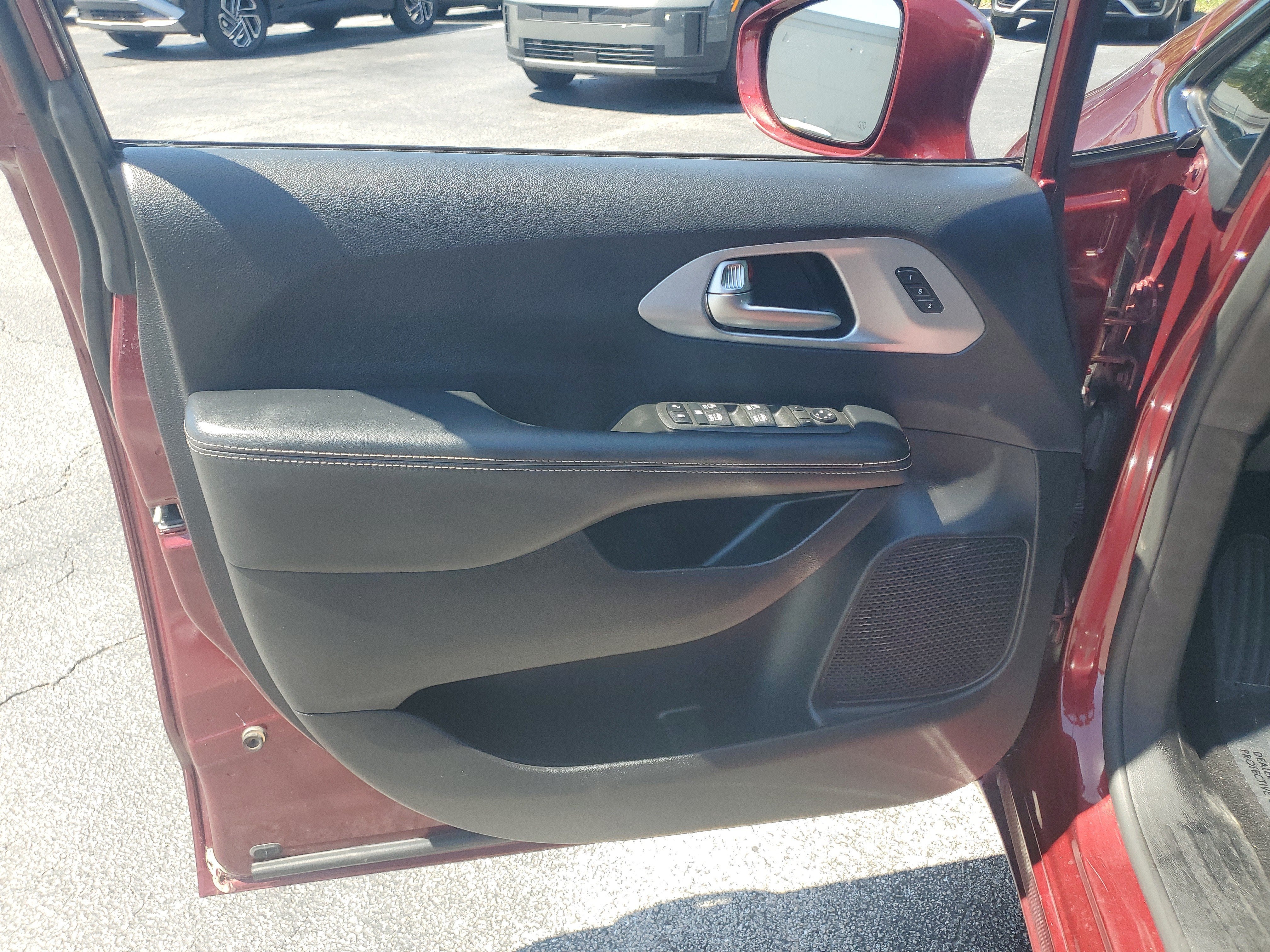 2021 Chrysler Pacifica Touring L