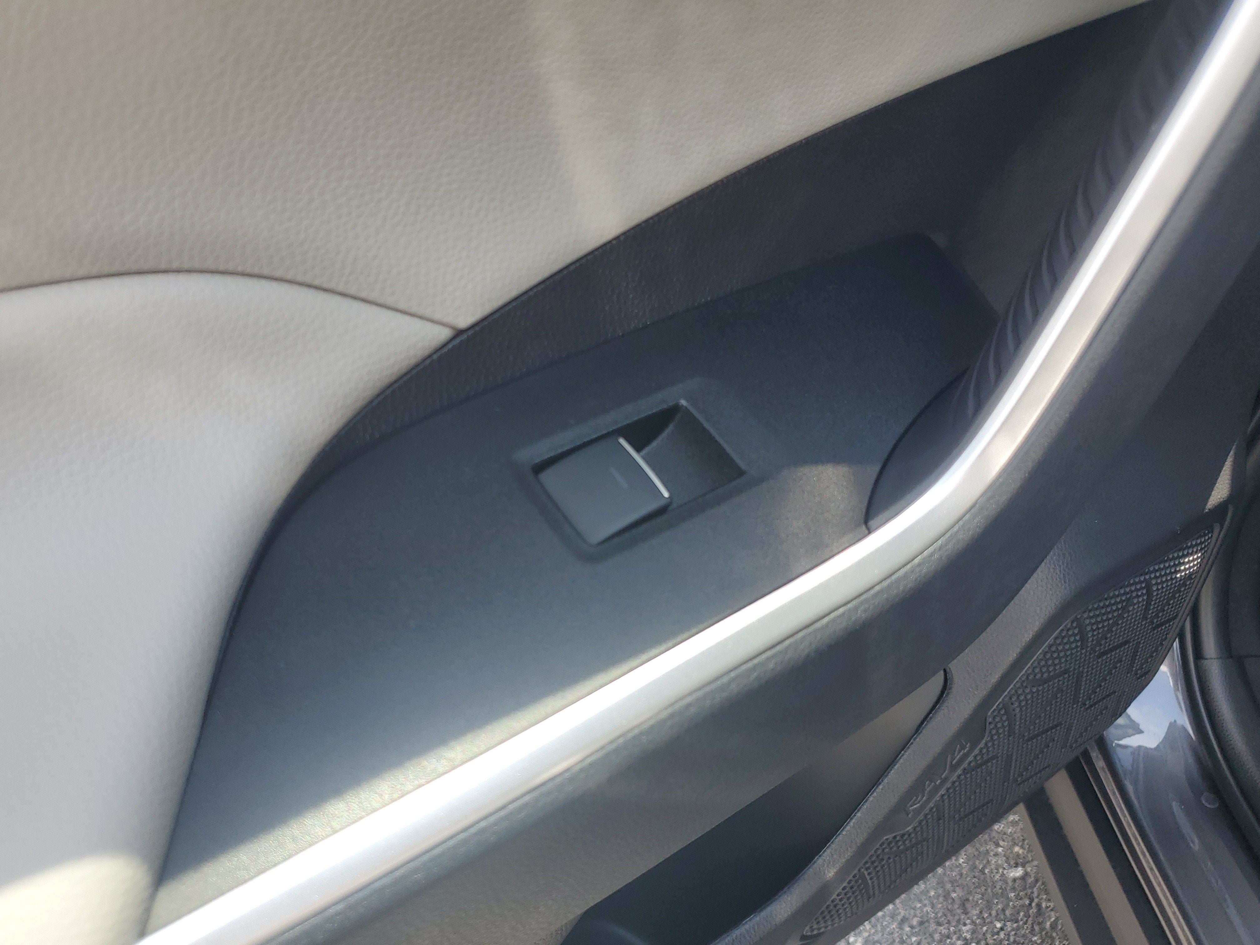 2025 Toyota RAV4 Hybrid XLE Premium