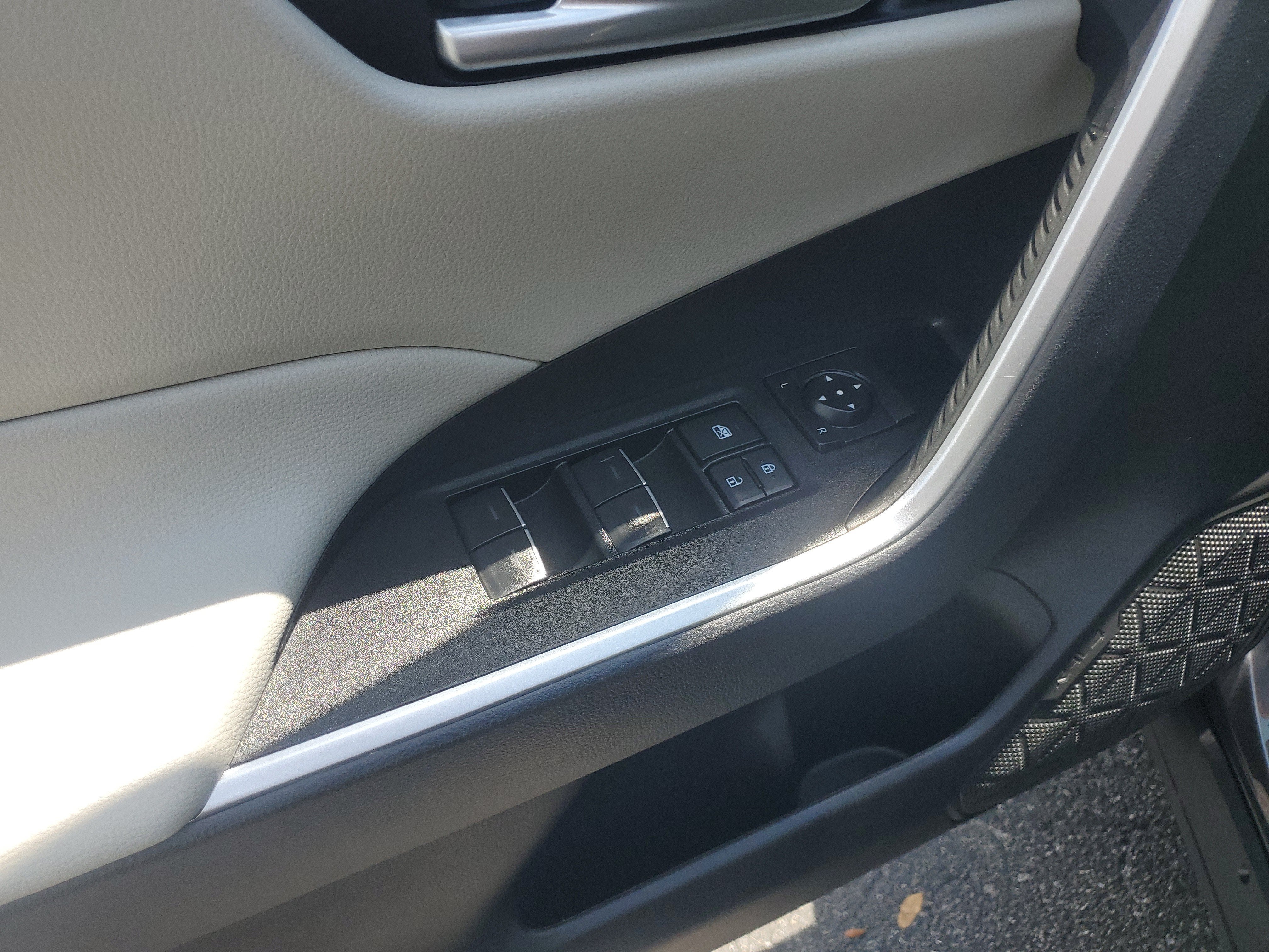 2025 Toyota RAV4 Hybrid XLE Premium