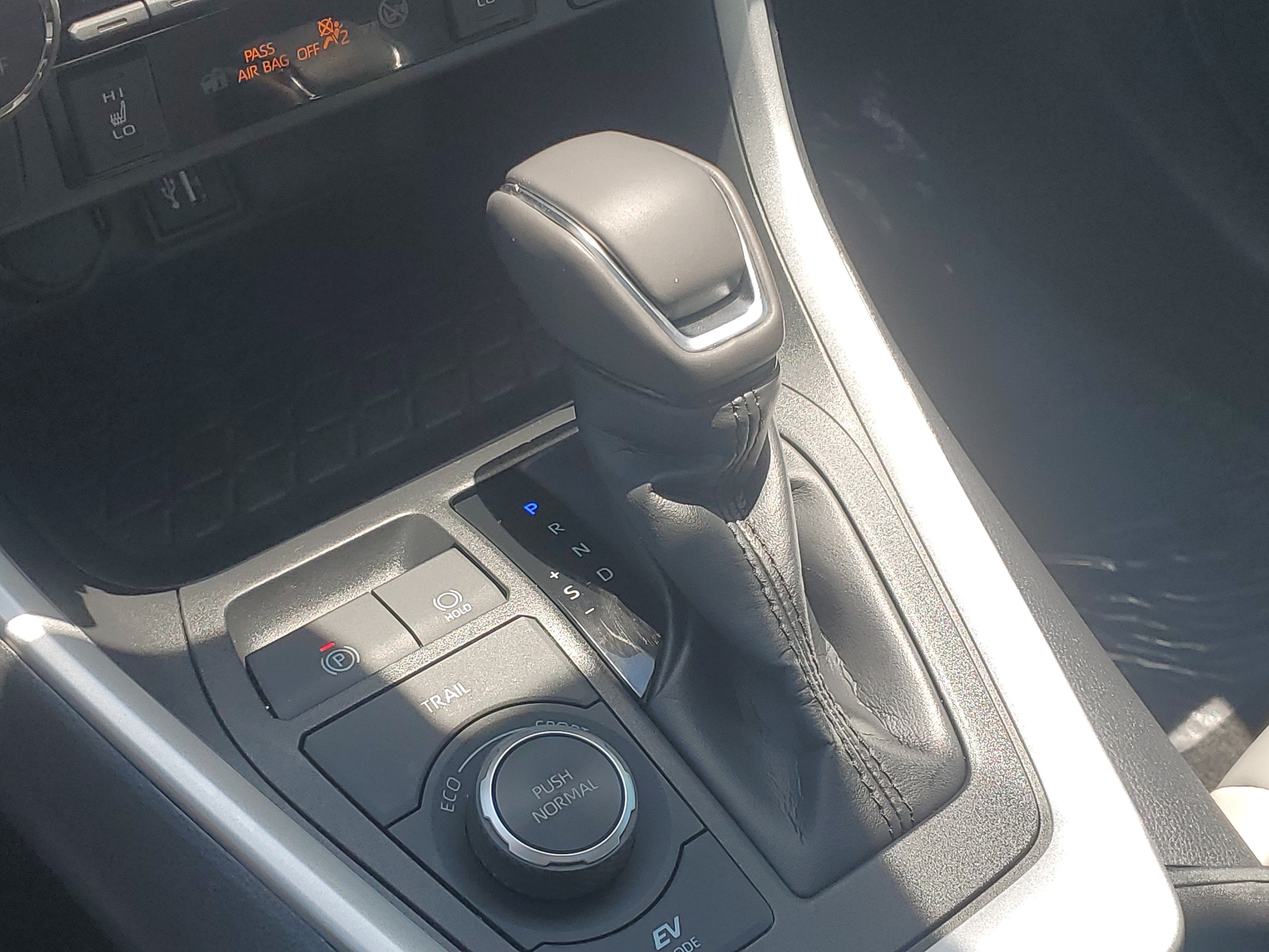 2025 Toyota RAV4 Hybrid XLE Premium