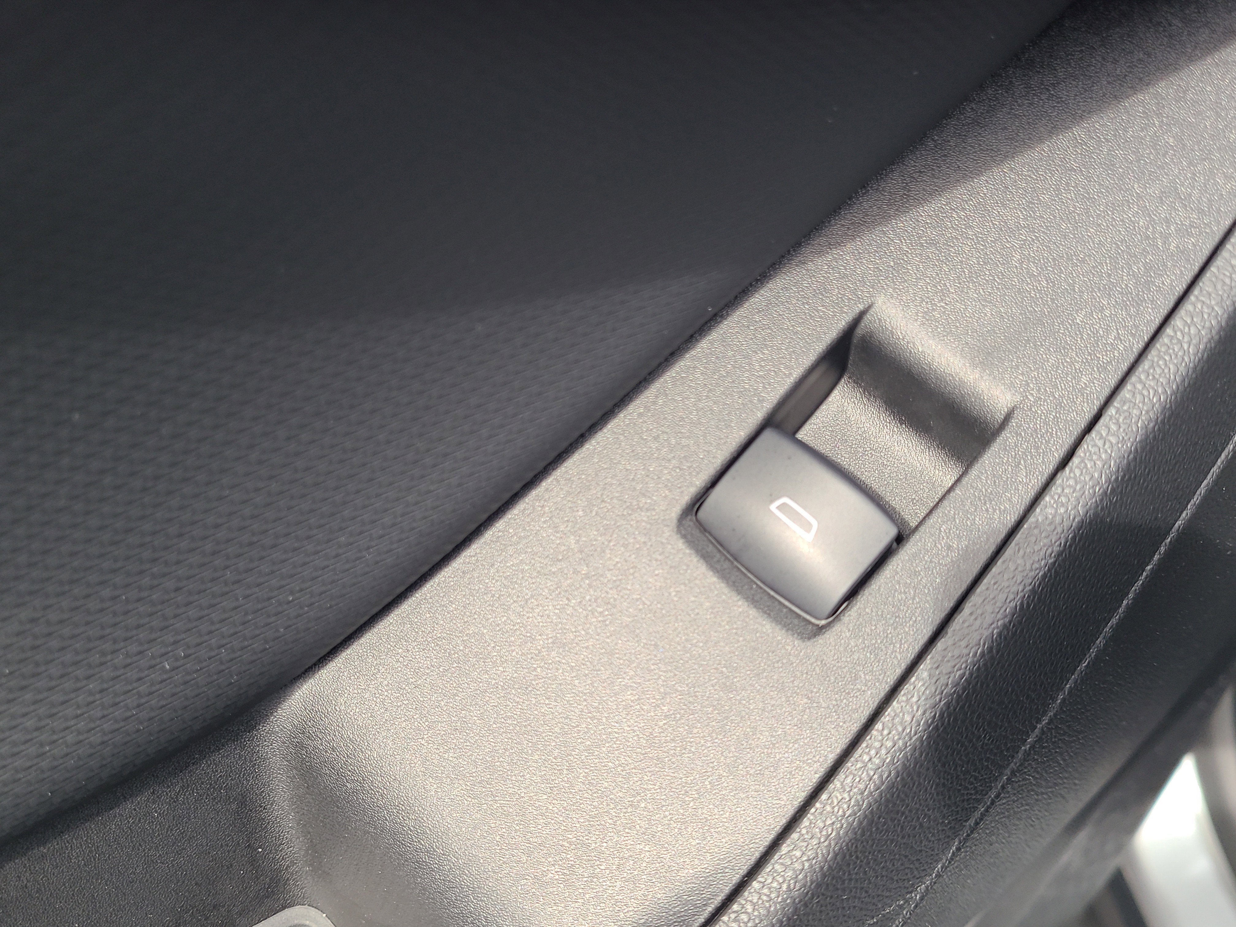 2025 Chevrolet Equinox LT - Photo 12