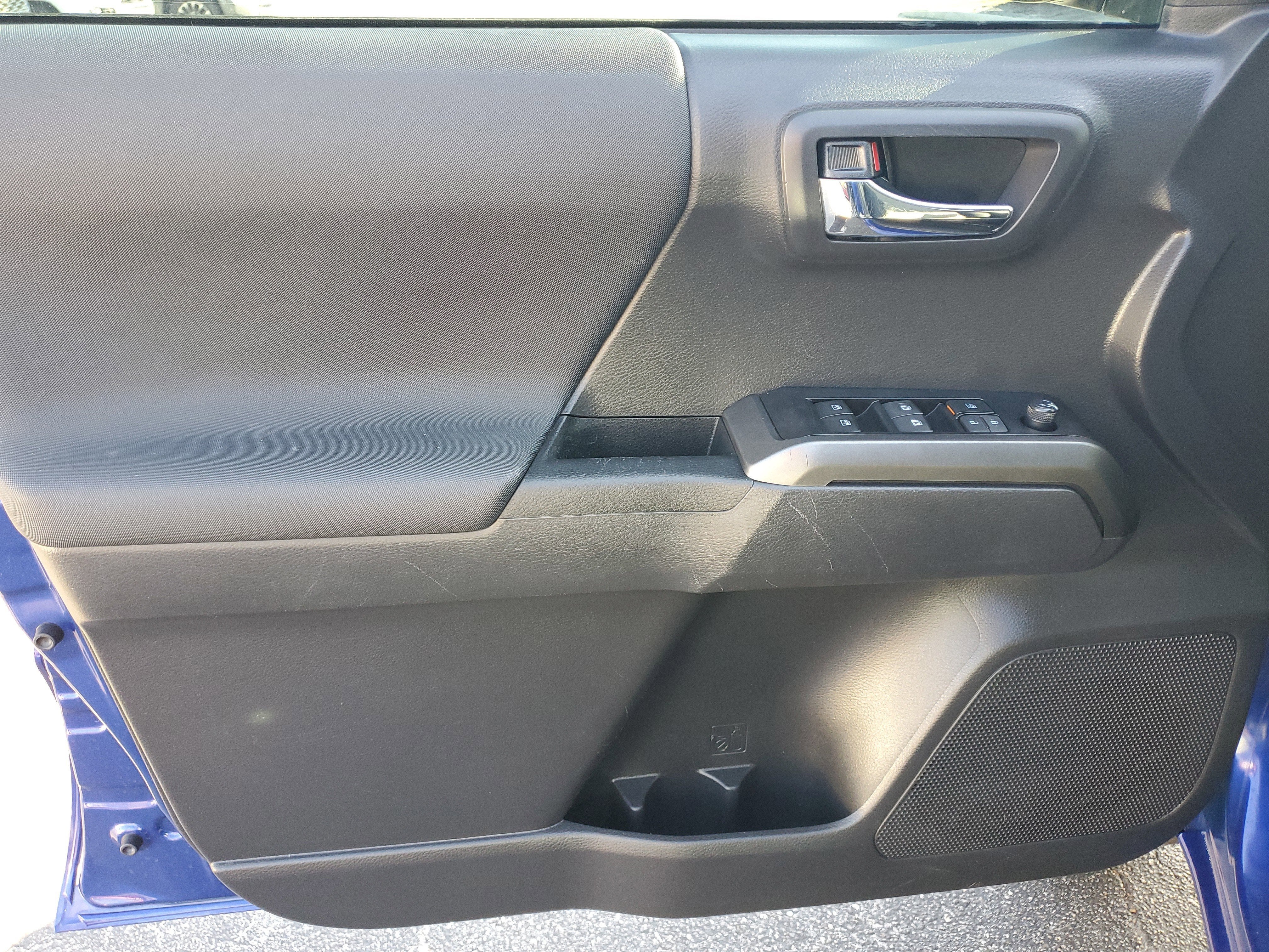 2022 Toyota Tacoma 2WD SR5