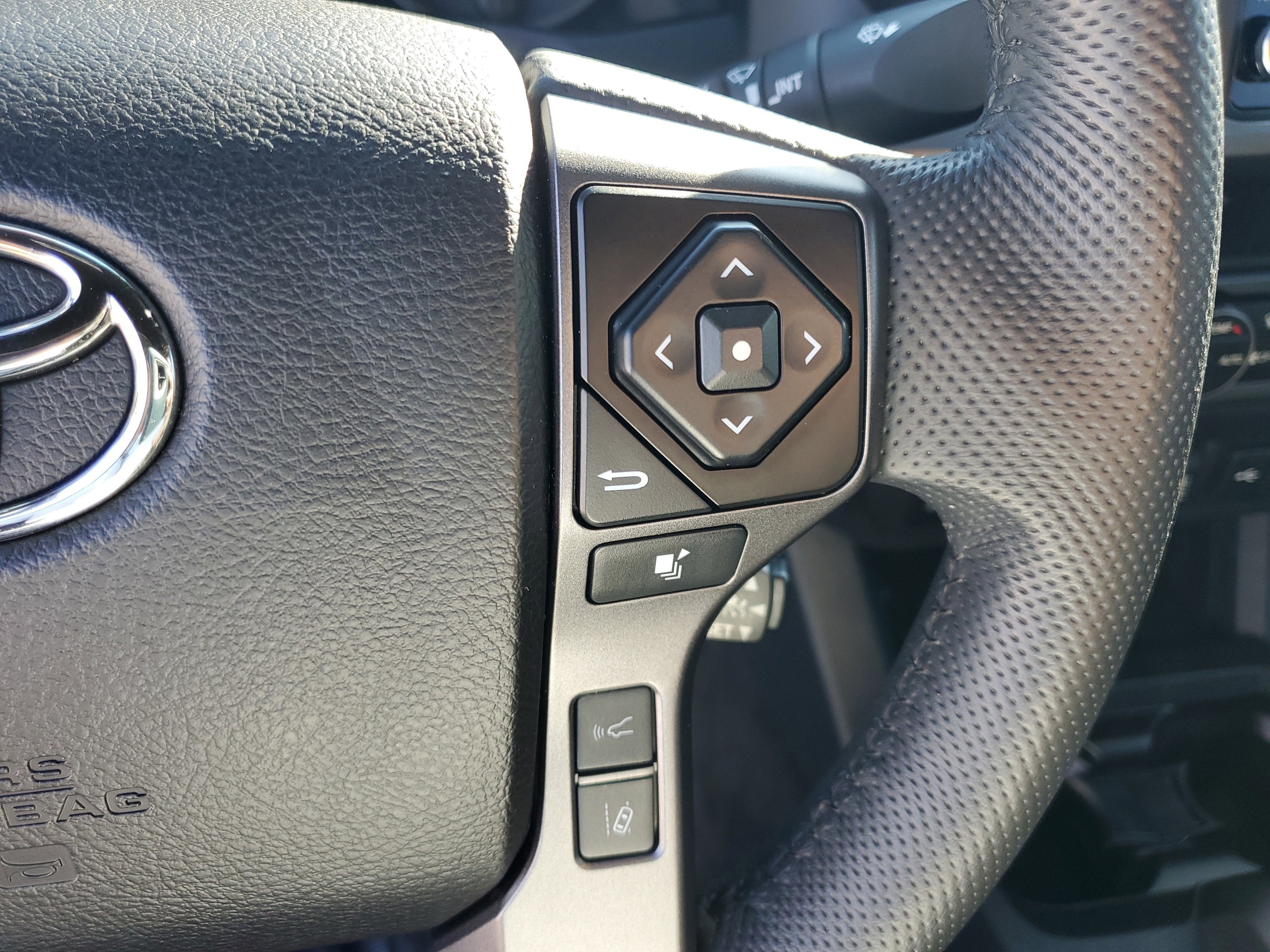 2022 Toyota Tacoma 2WD SR5