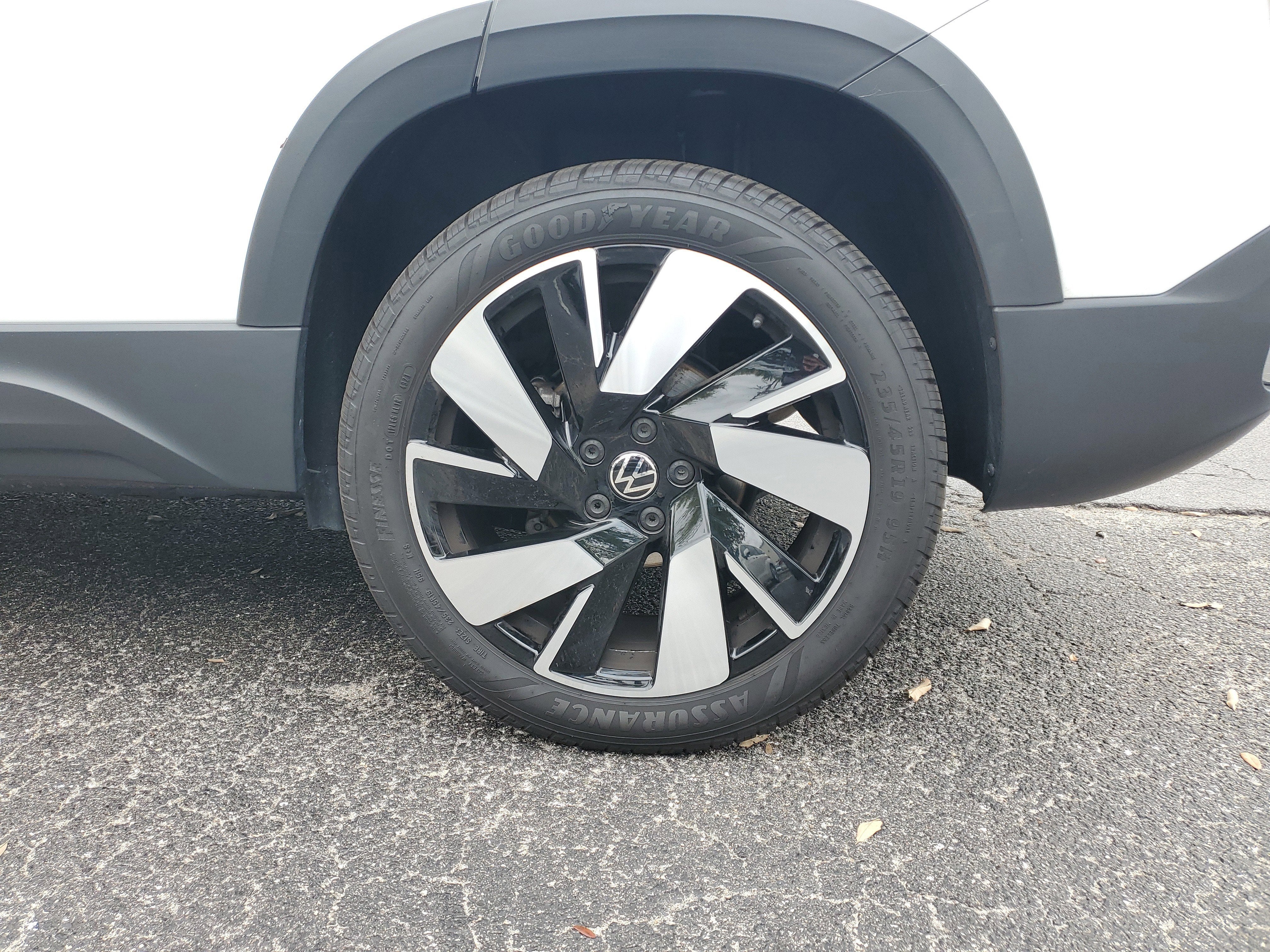 2024 Volkswagen Taos SEL