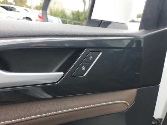 2024 Volkswagen Taos SEL