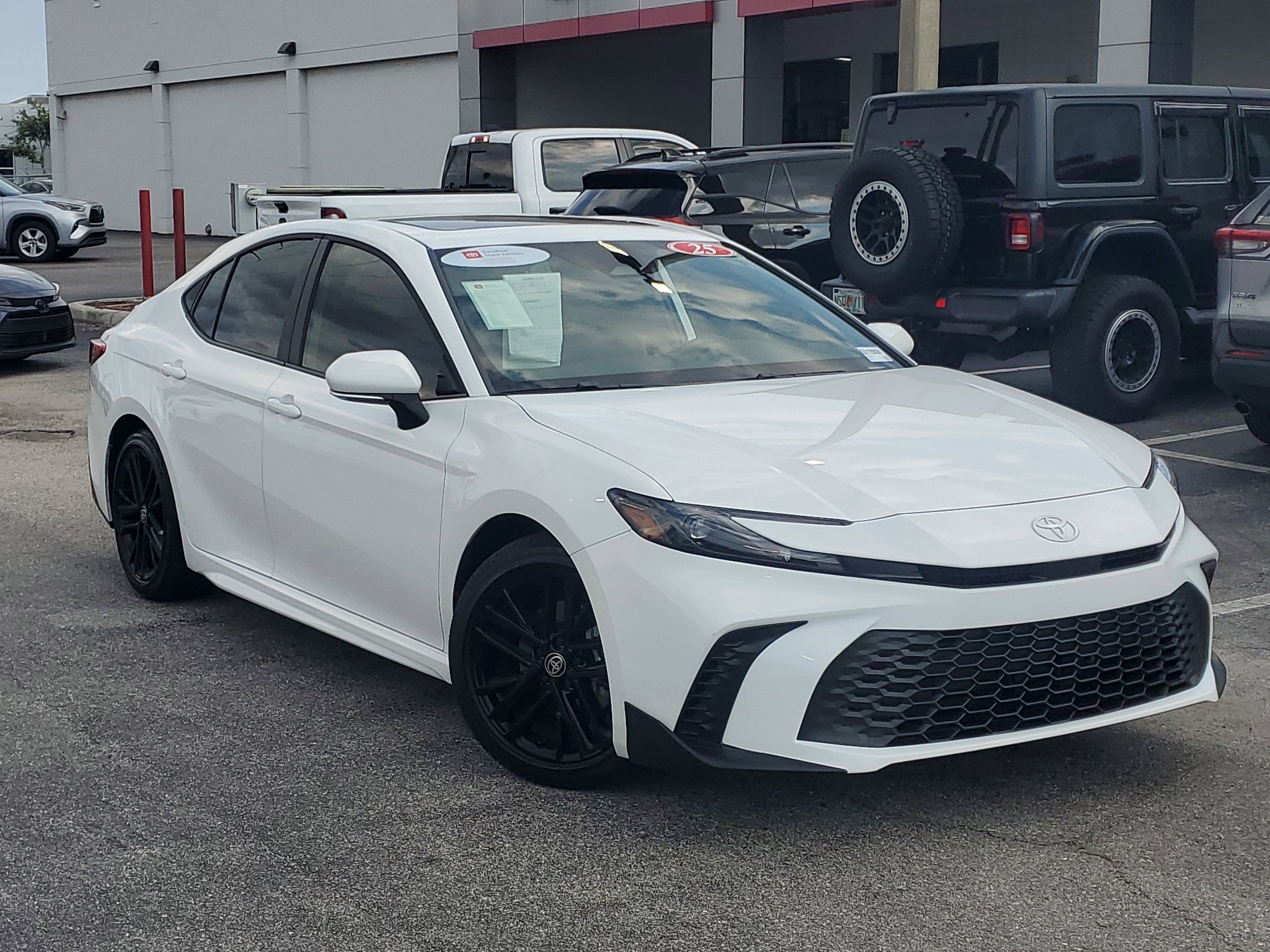 2025 Toyota Camry SE