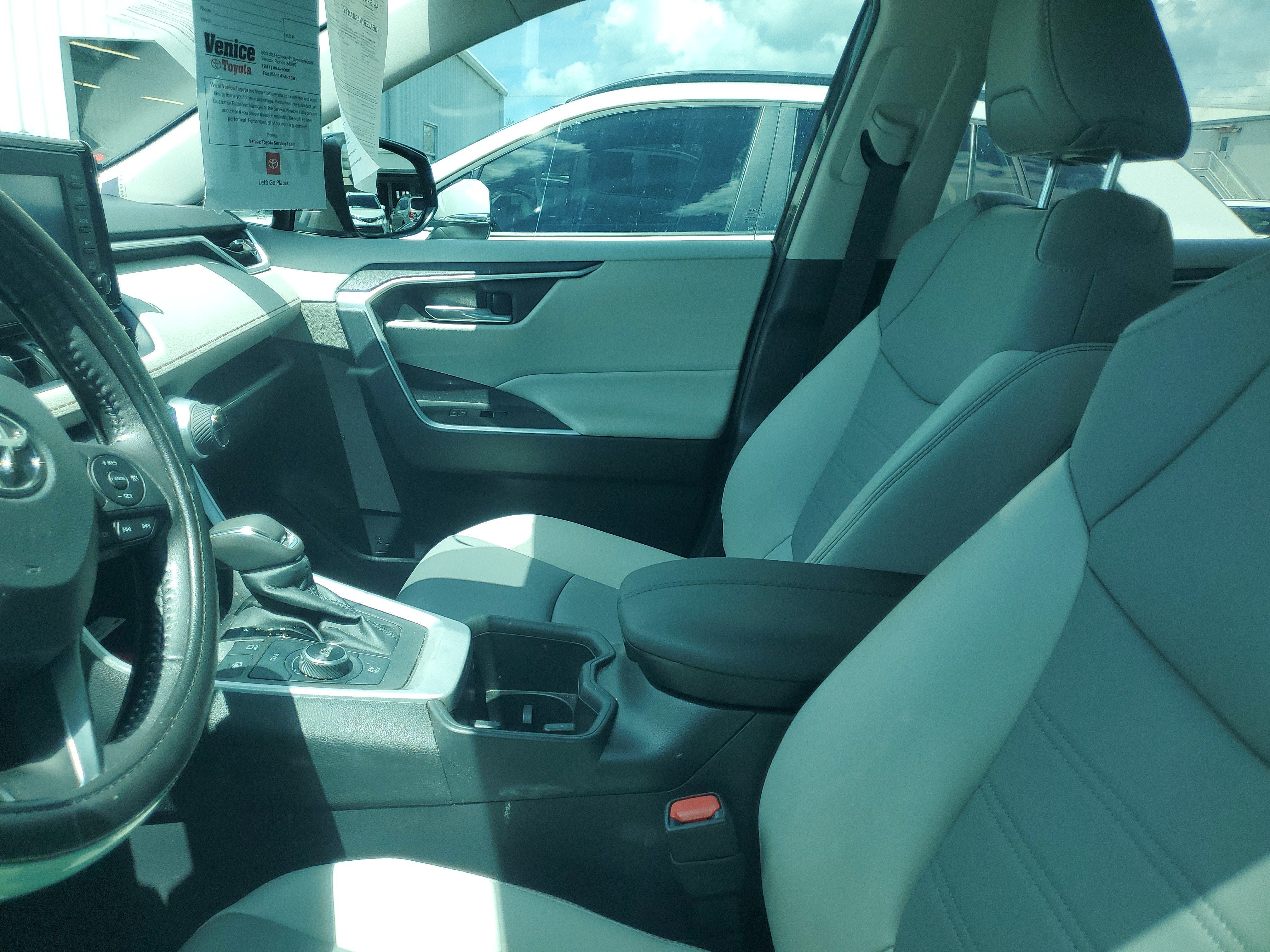 2022 Toyota RAV4 Hybrid XLE Premium