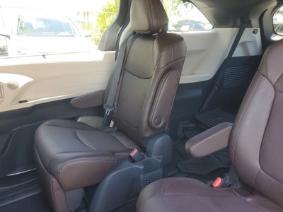2023 Toyota Sienna Platinum