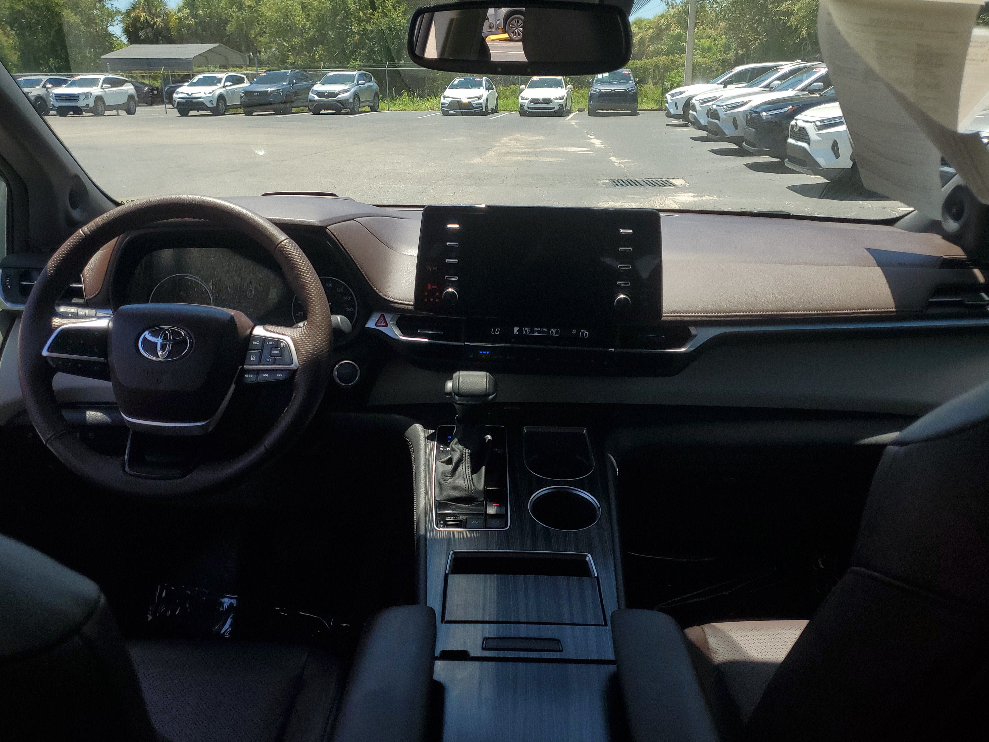 2023 Toyota Sienna Platinum