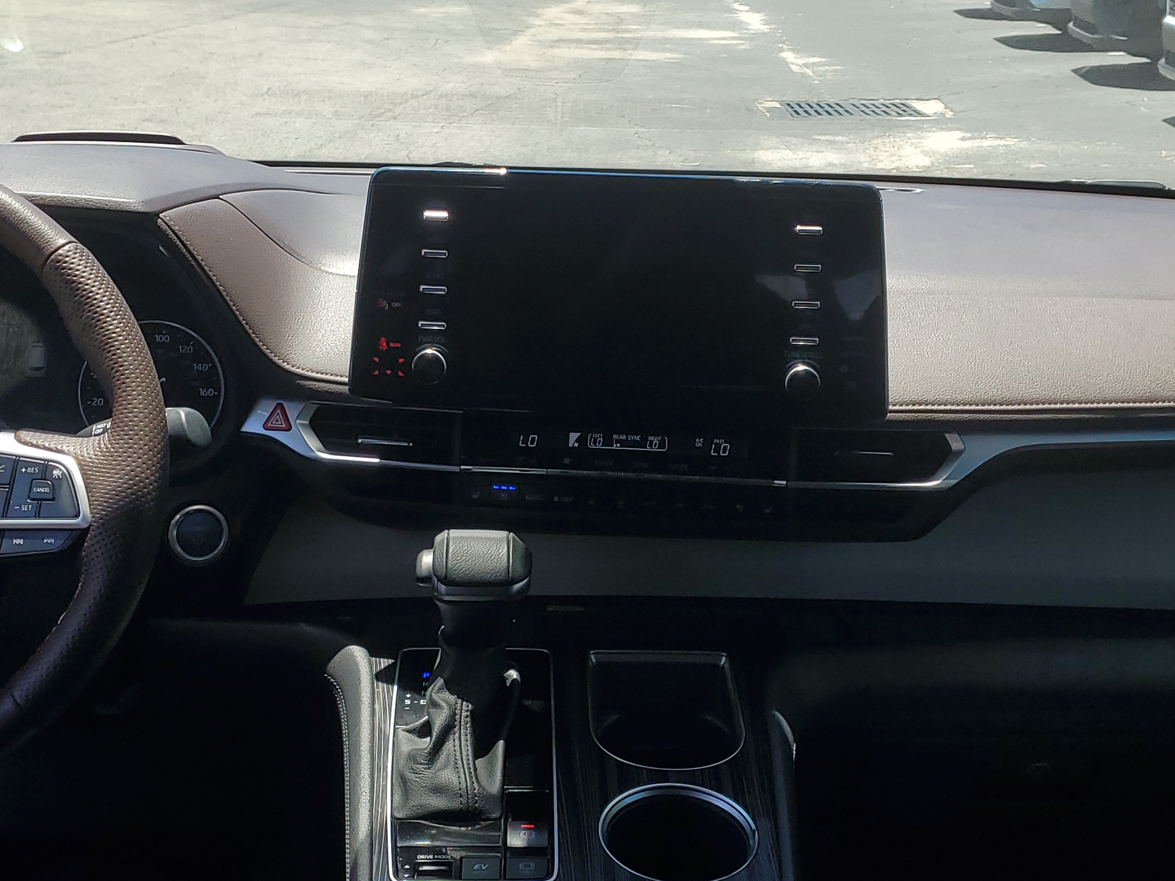 2023 Toyota Sienna Platinum