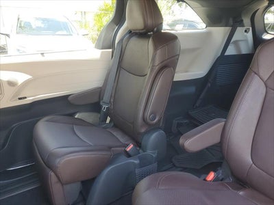 2023 Toyota Sienna Platinum