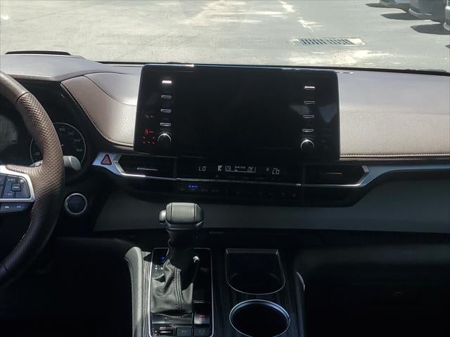 2023 Toyota Sienna Platinum