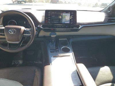 2022 Toyota Sienna Platinum