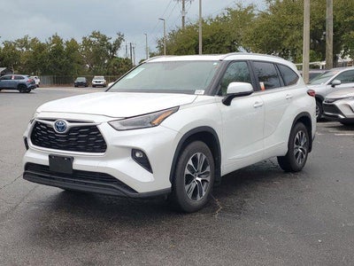 2023 Toyota Highlander Hybrid XLE