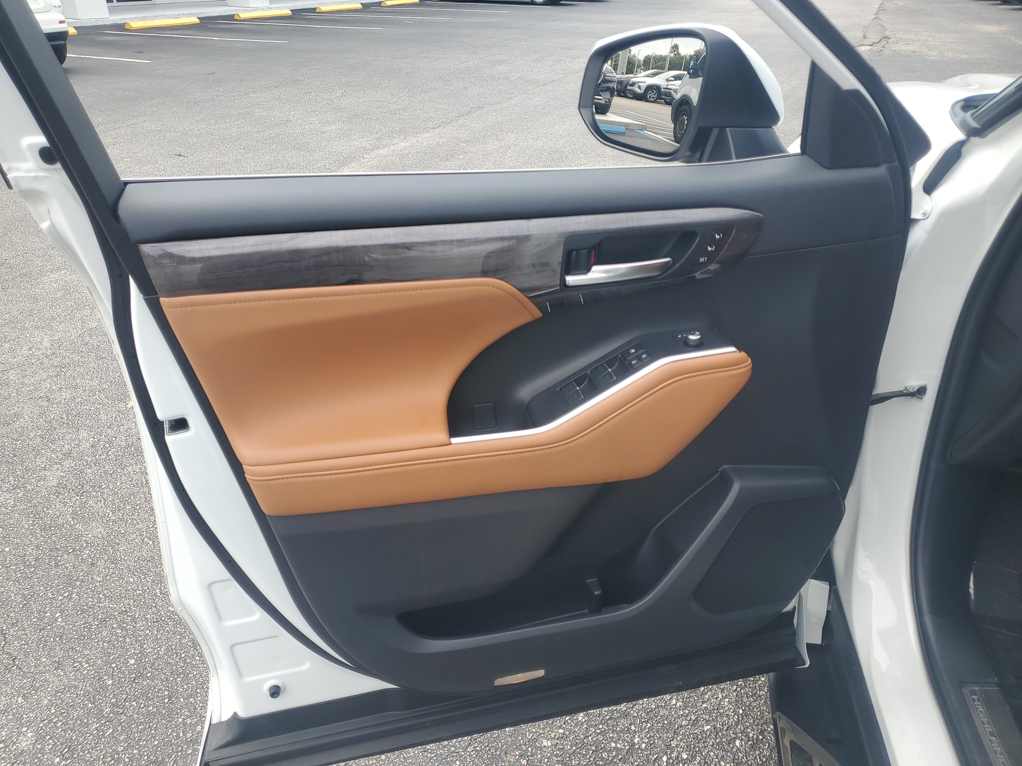 2024 Toyota Highlander Platinum
