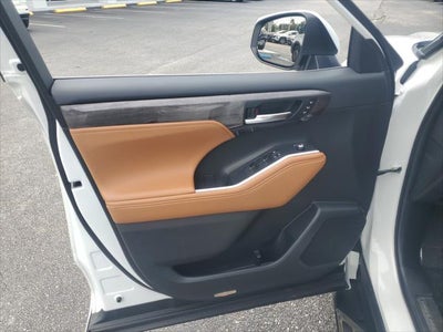2024 Toyota Highlander Platinum