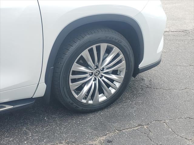2024 Toyota Highlander Platinum