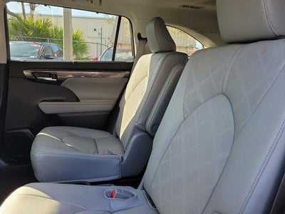 2024 Toyota Highlander LE