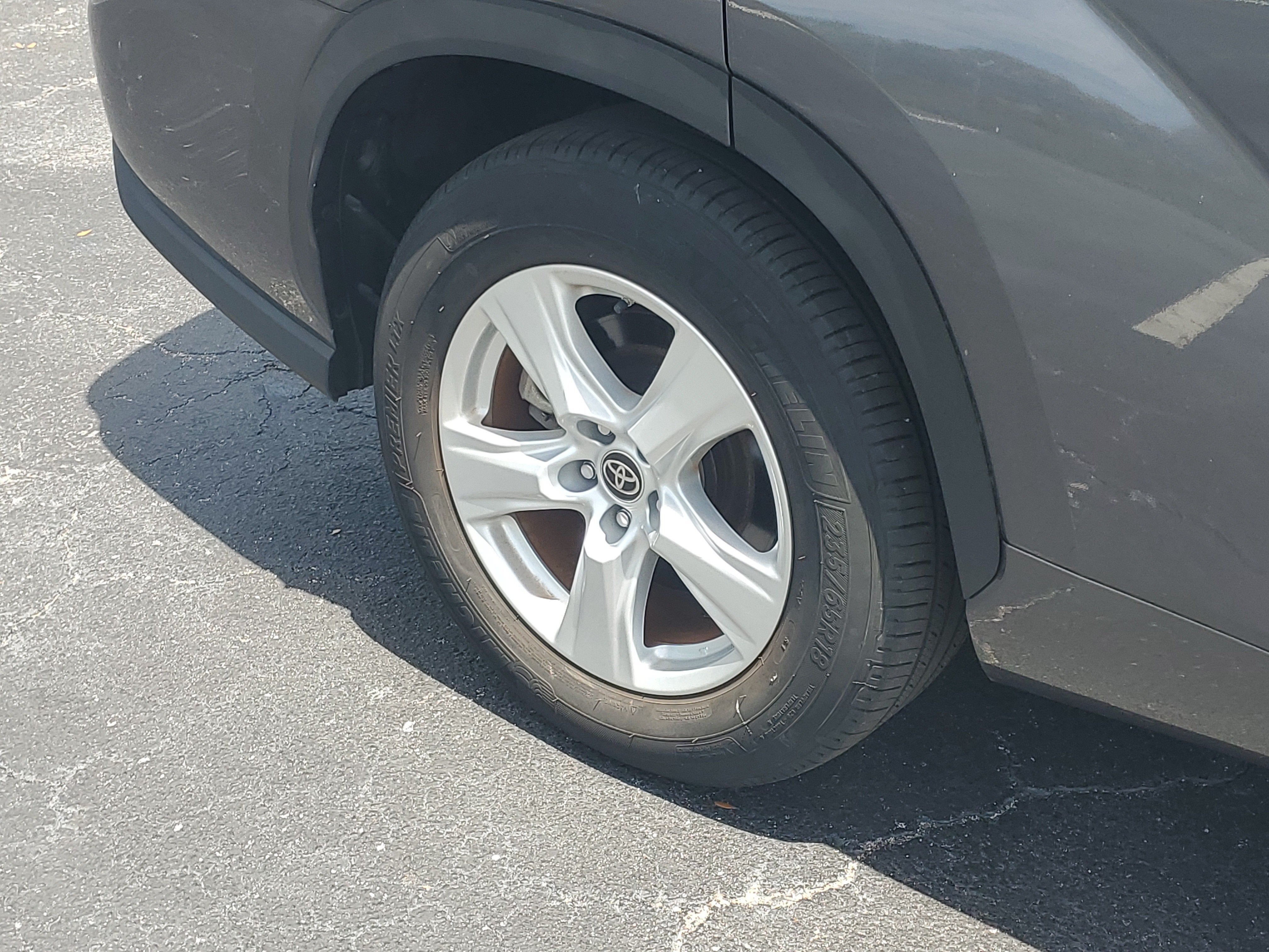 2023 Toyota Highlander LE