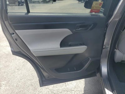2023 Toyota Highlander LE