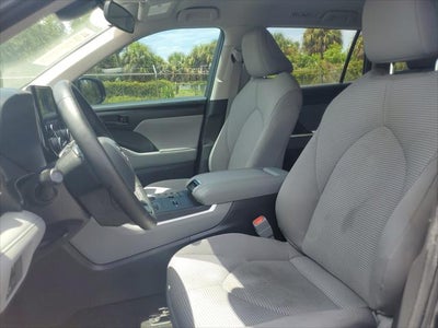 2023 Toyota Highlander LE