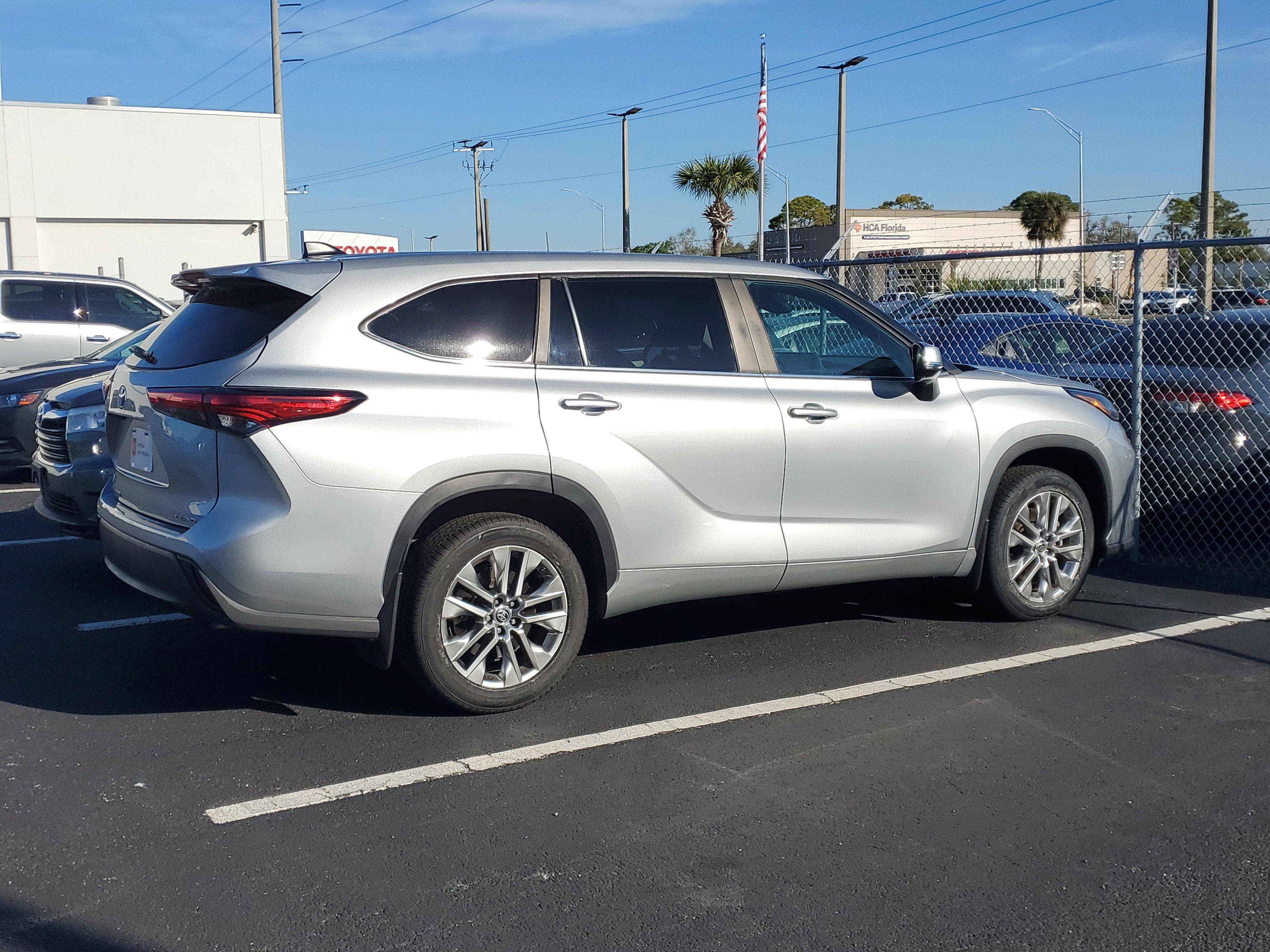 2023 Toyota Highlander LE