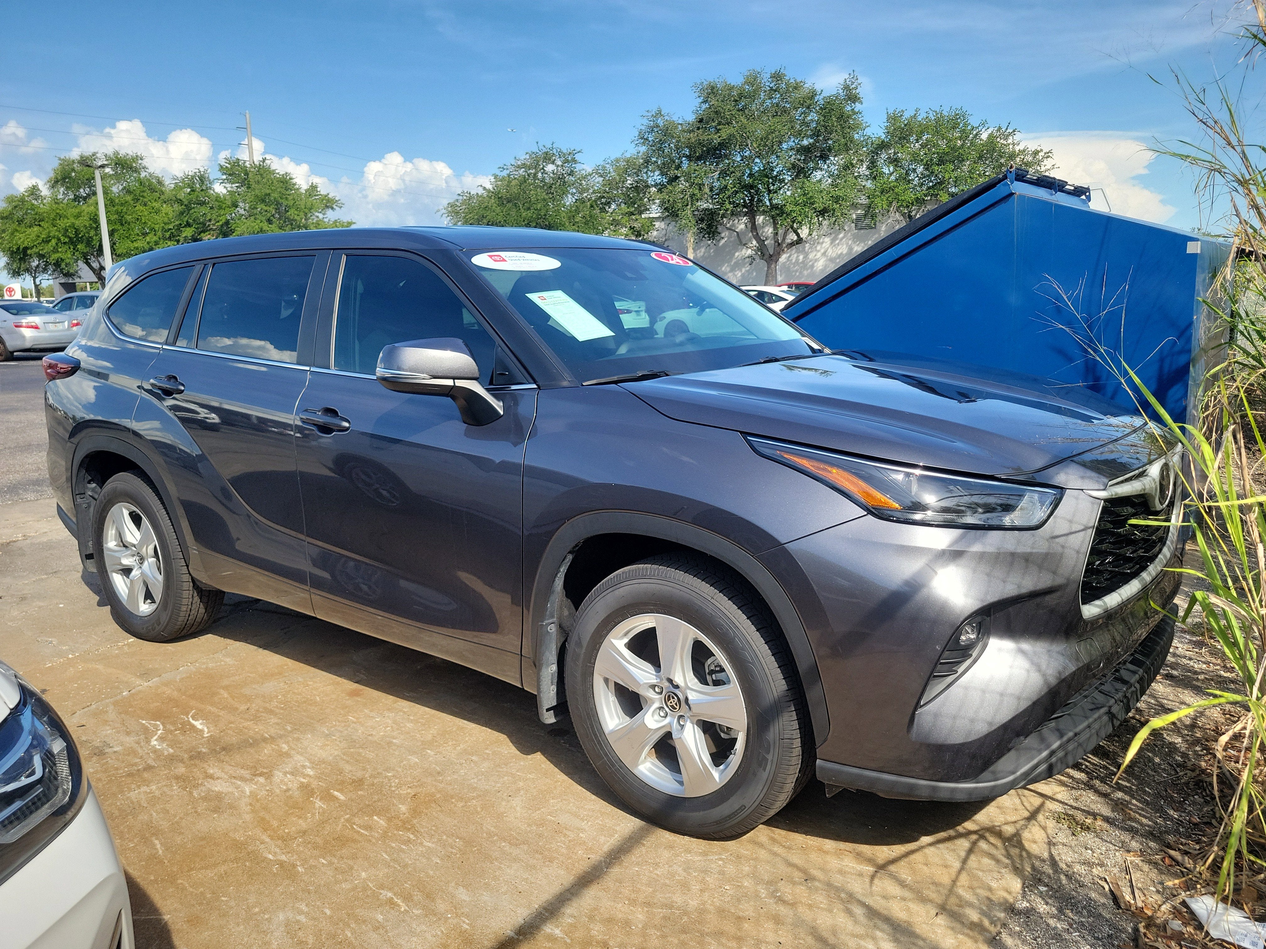 2024 Toyota Highlander LE