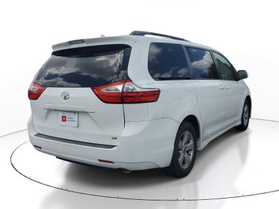 2018 Toyota Sienna LE Auto Access Seat