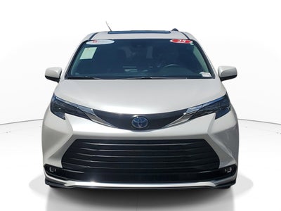 2025 Toyota Sienna XLE