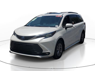 2025 Toyota Sienna XLE