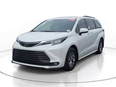 2026 Toyota Sienna XLE