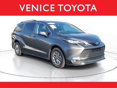 2023 Toyota Sienna XLE