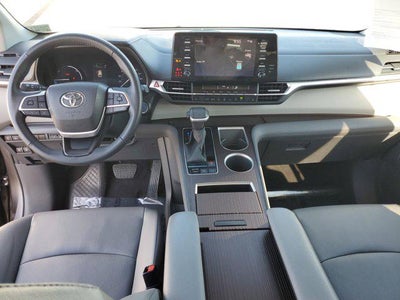 2023 Toyota Sienna XLE