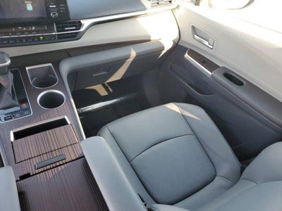 2023 Toyota Sienna XLE