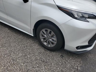 2025 Toyota Sienna XLE