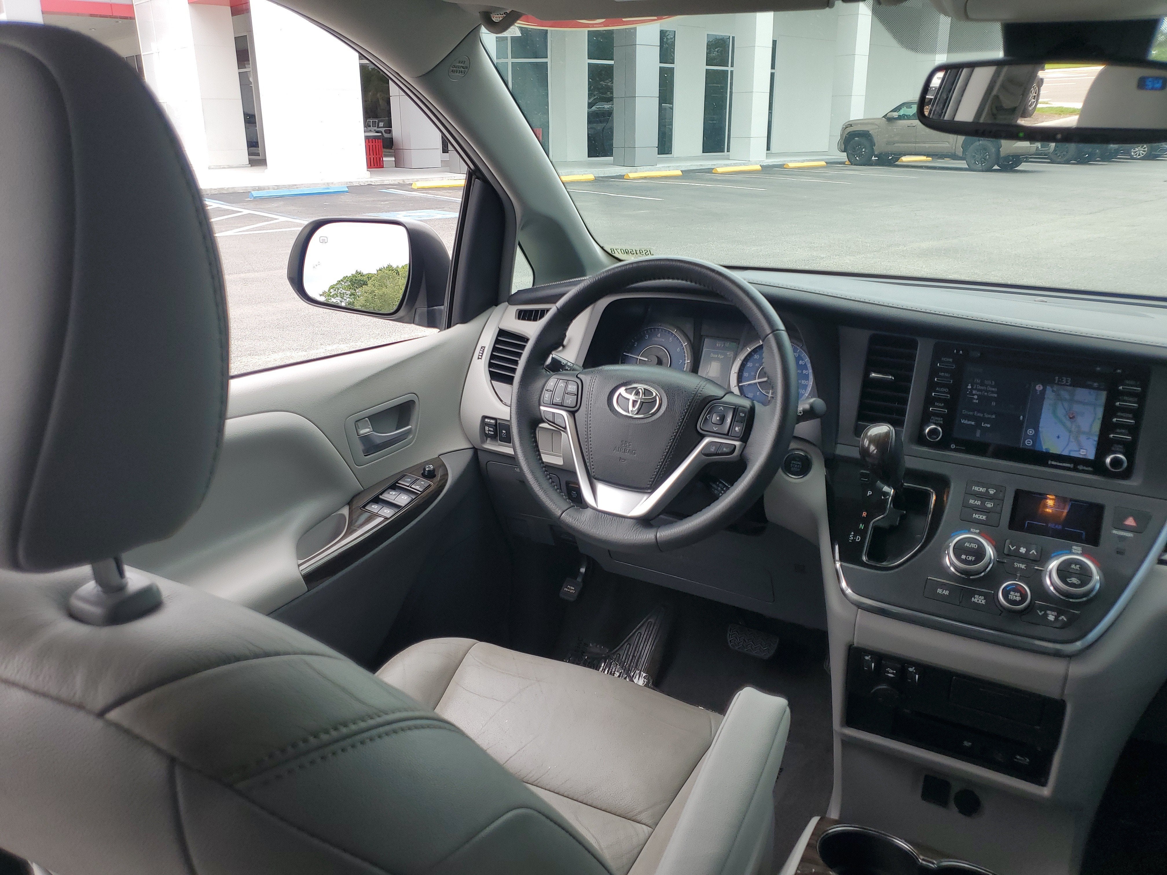 2018 Toyota Sienna XLE Auto Access Seat