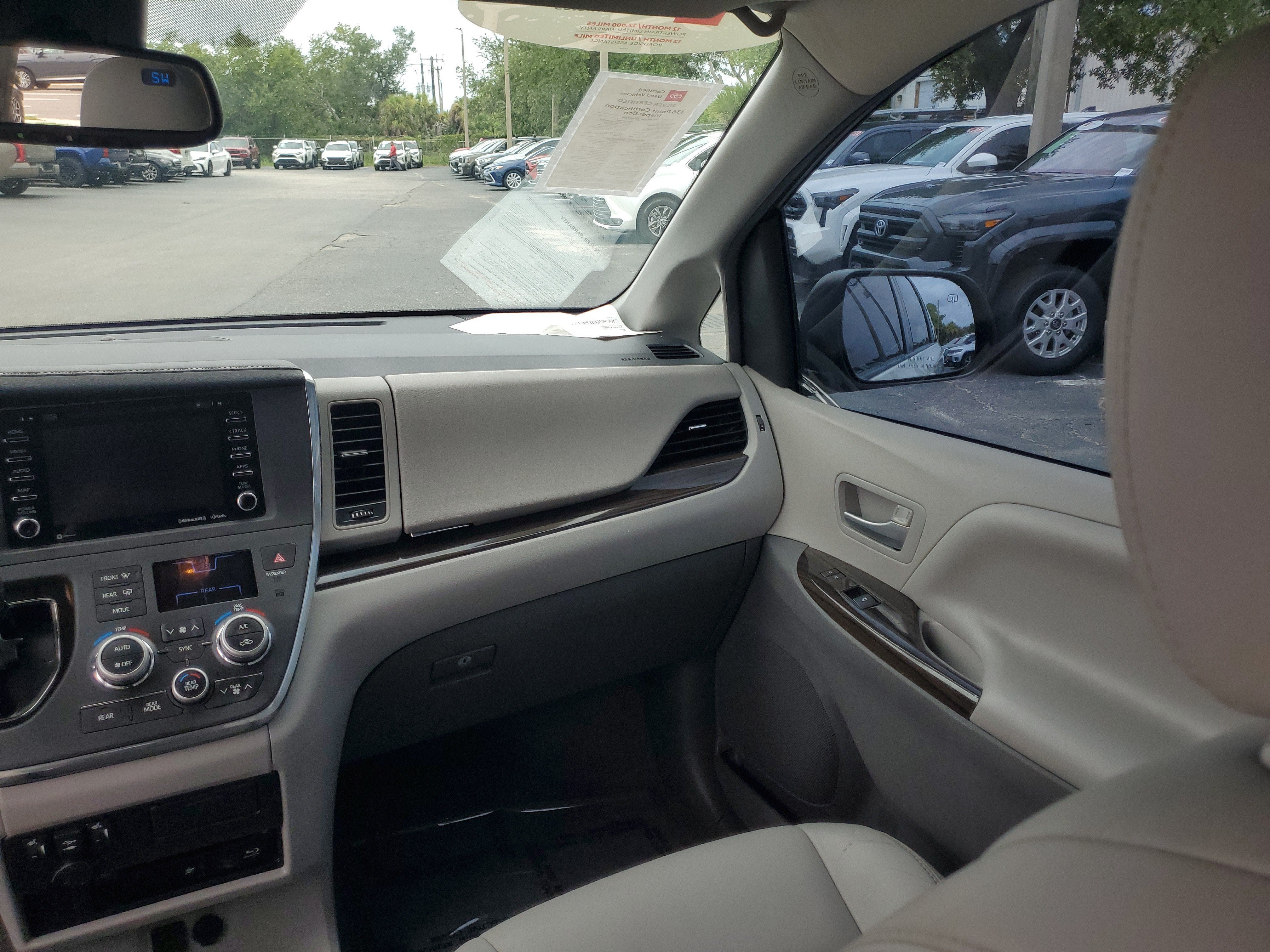 2018 Toyota Sienna XLE Auto Access Seat