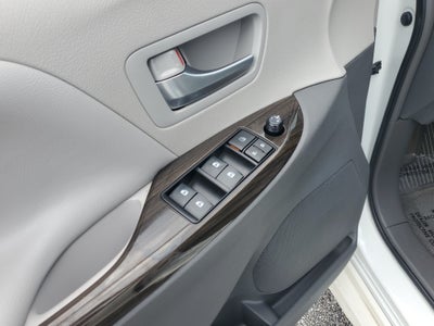 2018 Toyota Sienna XLE Auto Access Seat