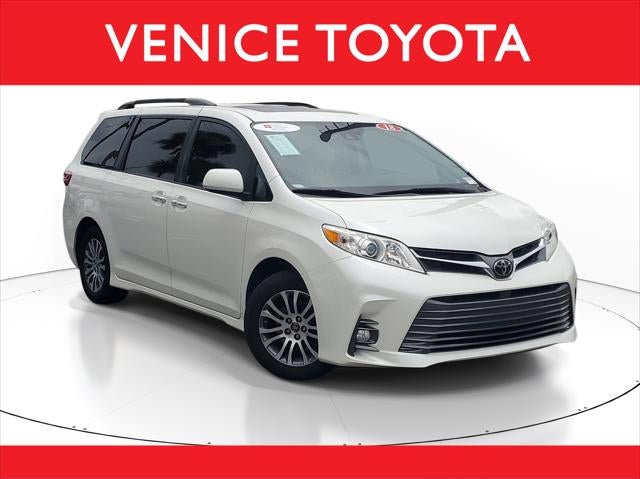 2018 Toyota Sienna XLE Auto Access Seat