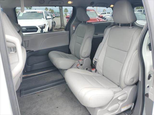 2018 Toyota Sienna XLE Auto Access Seat